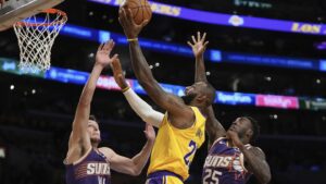 Ukraine Battles Renewed Russian Offensive Along Eastern Frontlines