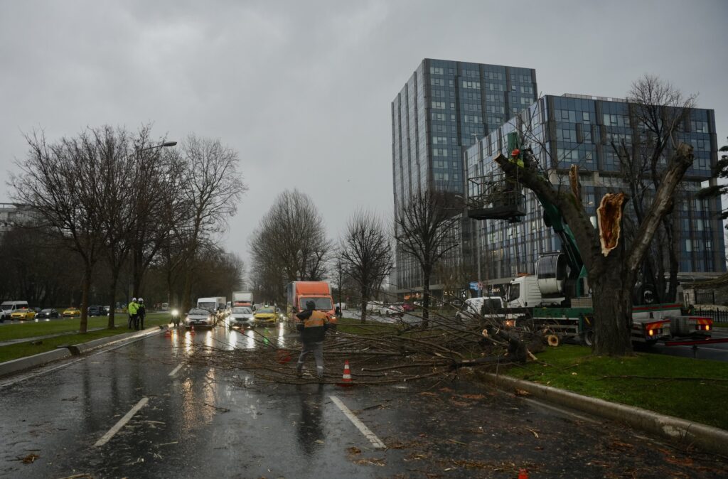 Severe Storms Disrupt Transport and Daily Life Across Europe