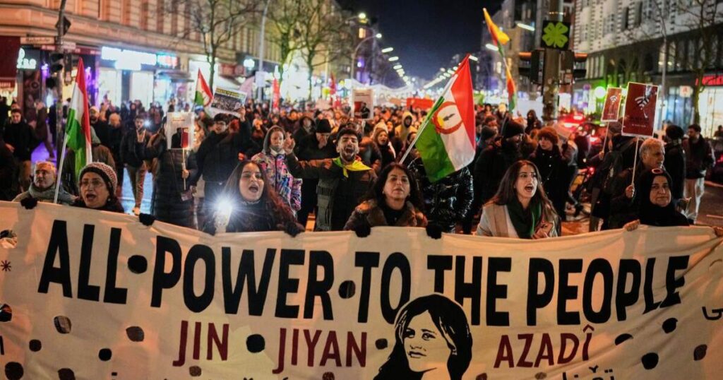 Protests in Iran Trigger Airspace Shutdown, Forcing Global Flight Reroutes Amid Unrest